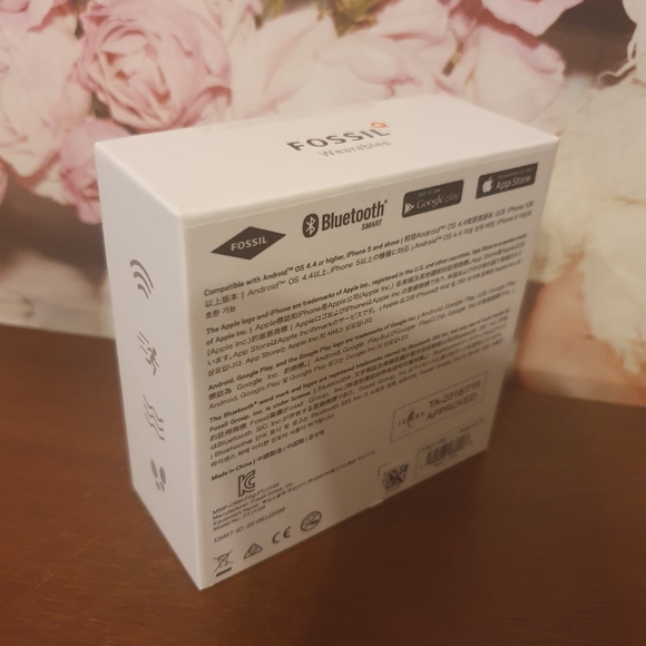 Fossil Wearables activity and sleep tracker - Picture 2 of 4